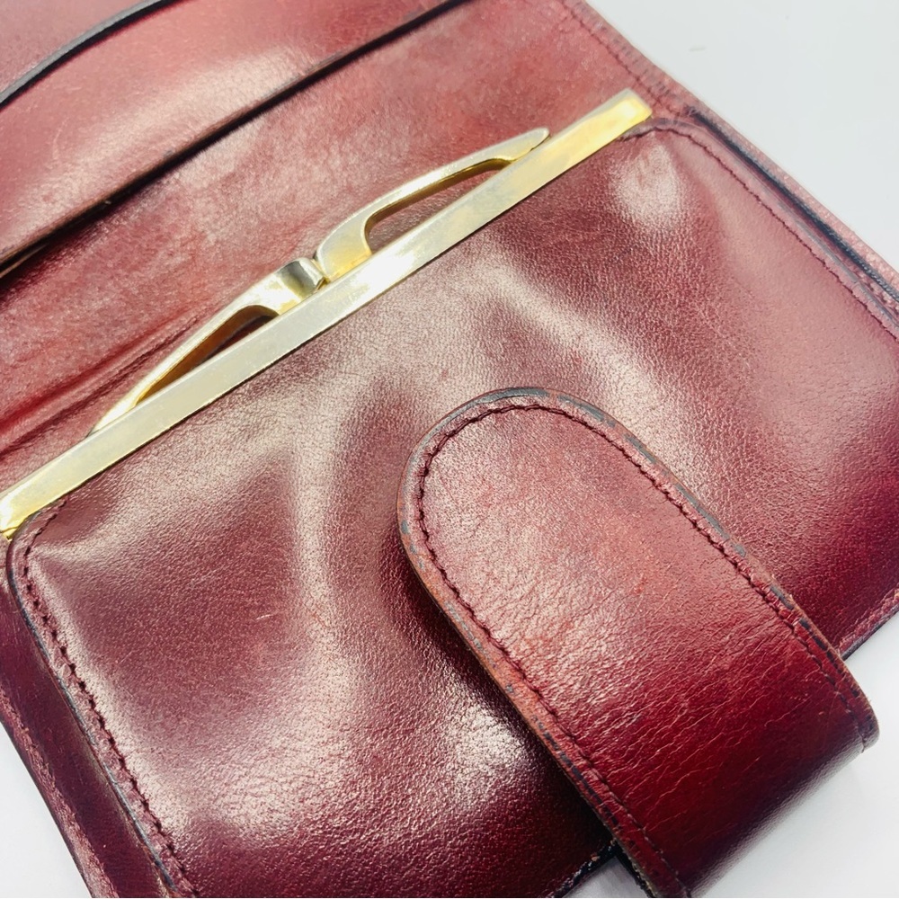 Vintage Burgundy Leather Wallet with Gold Horsebit Detail – Equestrian Style - Picture 13 of 16